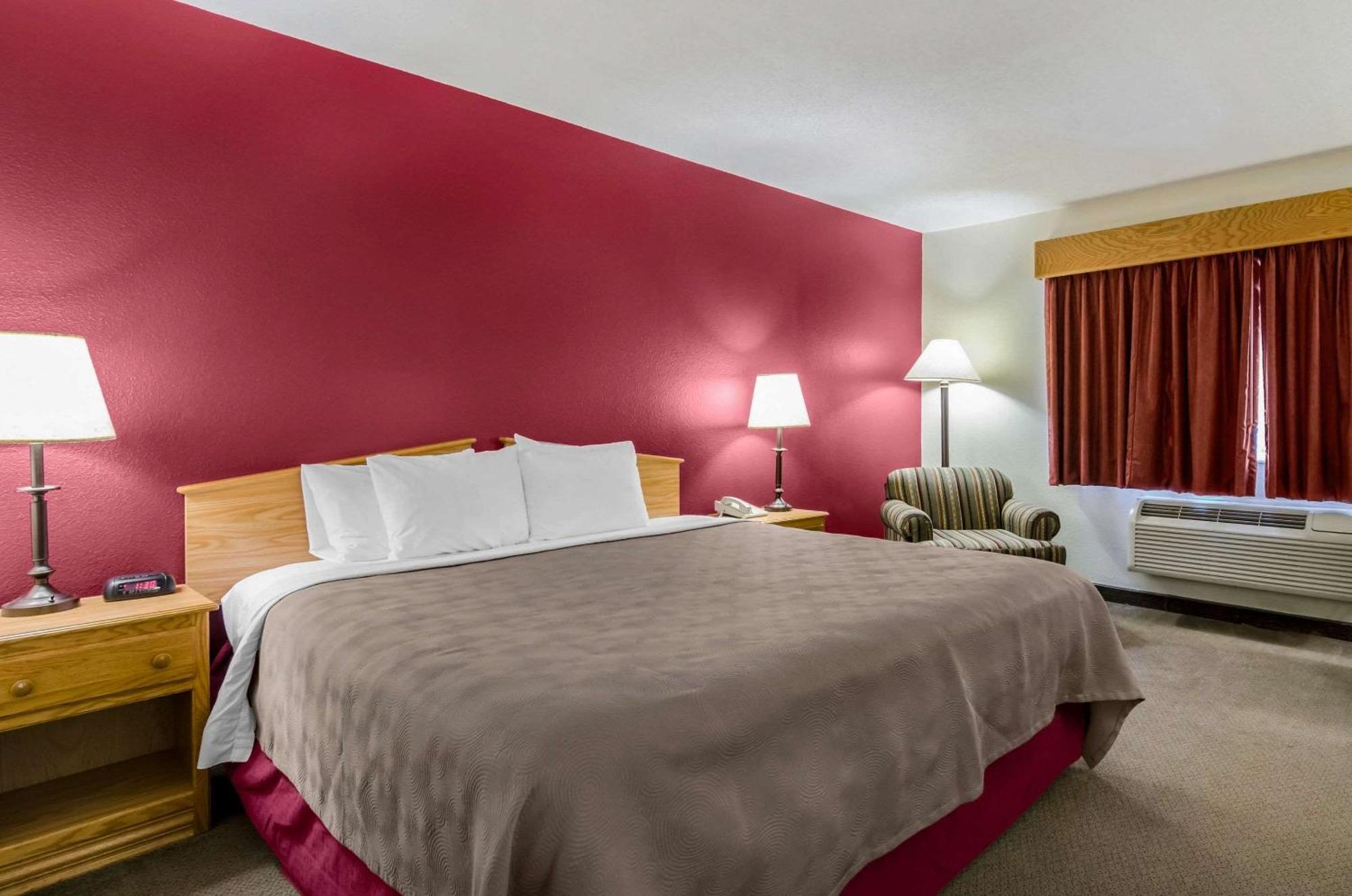 Rodeway Inn Hesston Exterior foto